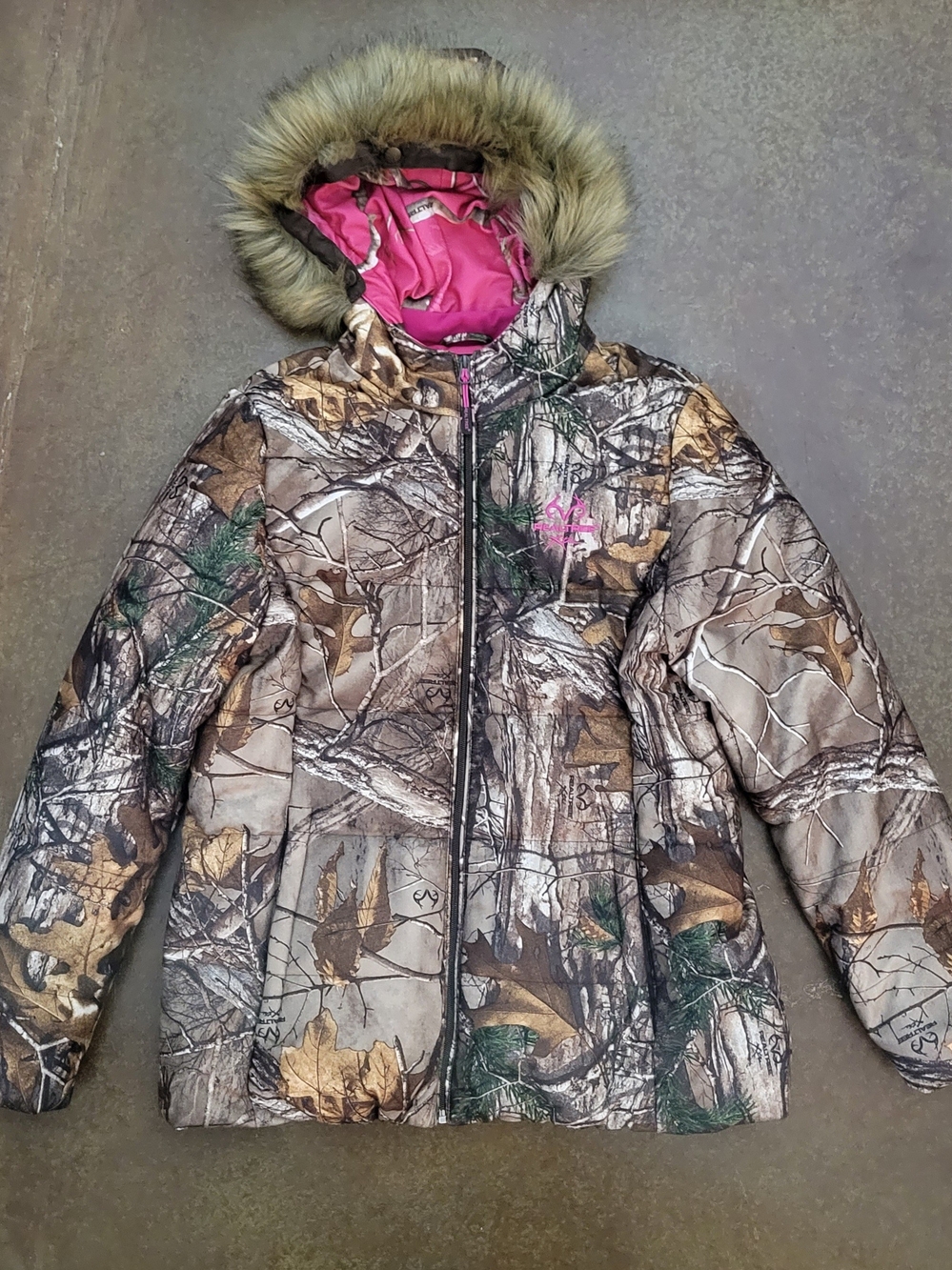 Realtree Womens Camo Puffer Jacket with Pink Lining and Faux Fur Hood Sz Large